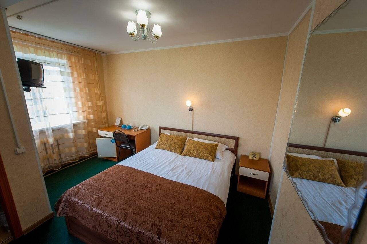 Номер эконом с 1 двуспальной кроватью